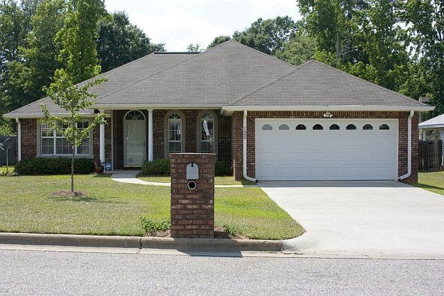 1st image of 125 Elmwood Dr