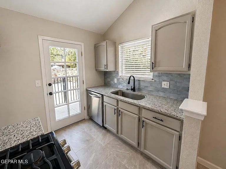 11409 Chickasaw Dr — Photo 10