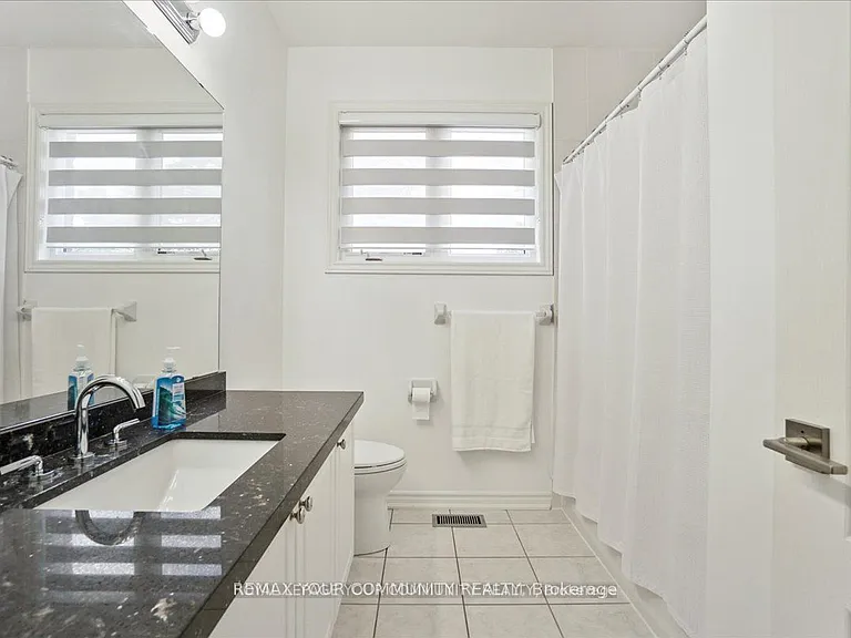 2172 Dawson Cres — Photo 21