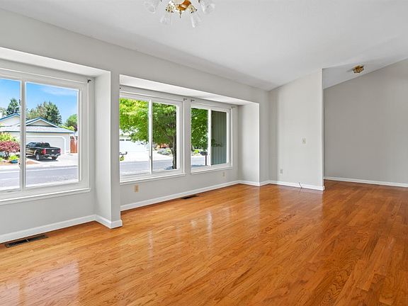 4th image of 906 W Starburst Court