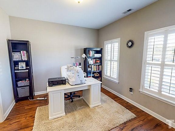 4th image of 107 Clearwater Court