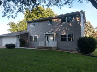 718 Tomahawk Ave, Cherokee, IA 51012