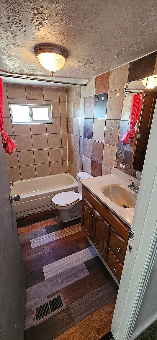 3 bed, $2,500 — Photo 3