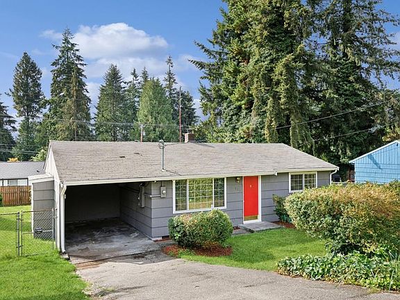 Driveway Entrance w/ Covered Garage