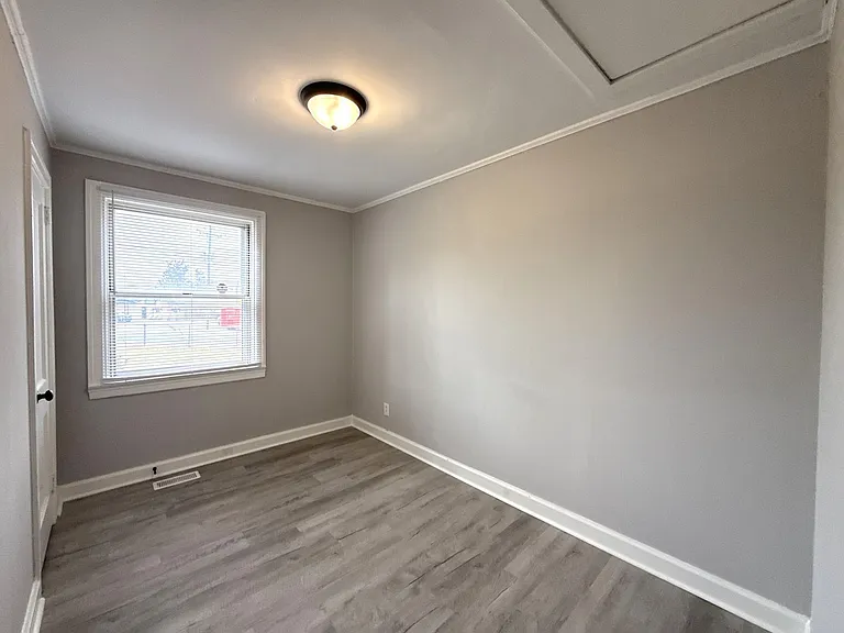 1142 Mona Dr — Photo 15