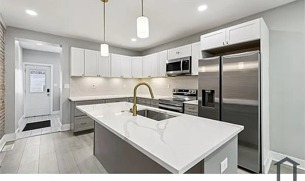 260 S Highland Ave — Photo 6