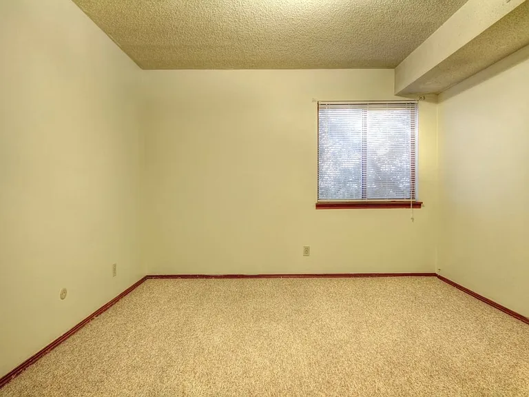 2502 Myers Ct — Photo 18