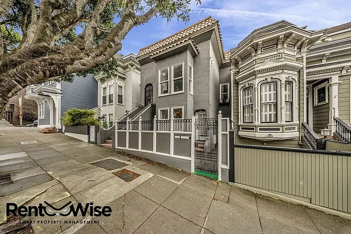 1818 Lyon St #A — Photo 2
