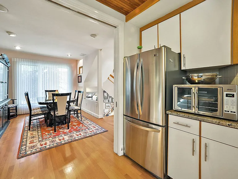 837 New Hampshire Ave NW — Photo 13