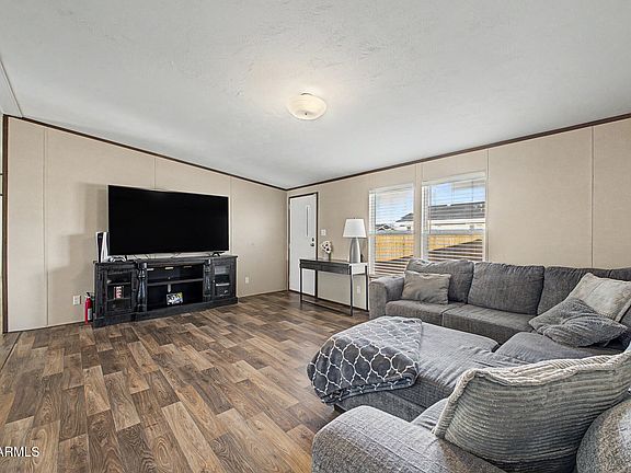 3rd image of 22425 W PLEASANT Lane