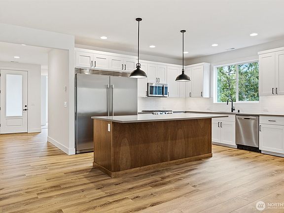 3rd image of 10906 145th Street E