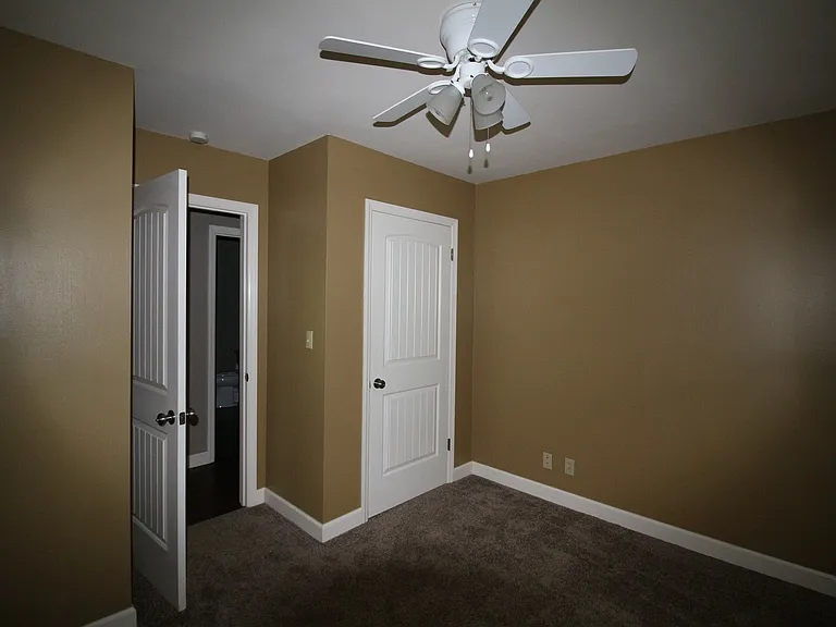 133 Youngridge Dr — Photo 1