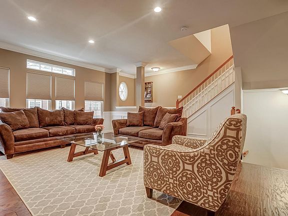 3rd image of 34 Pate Dr