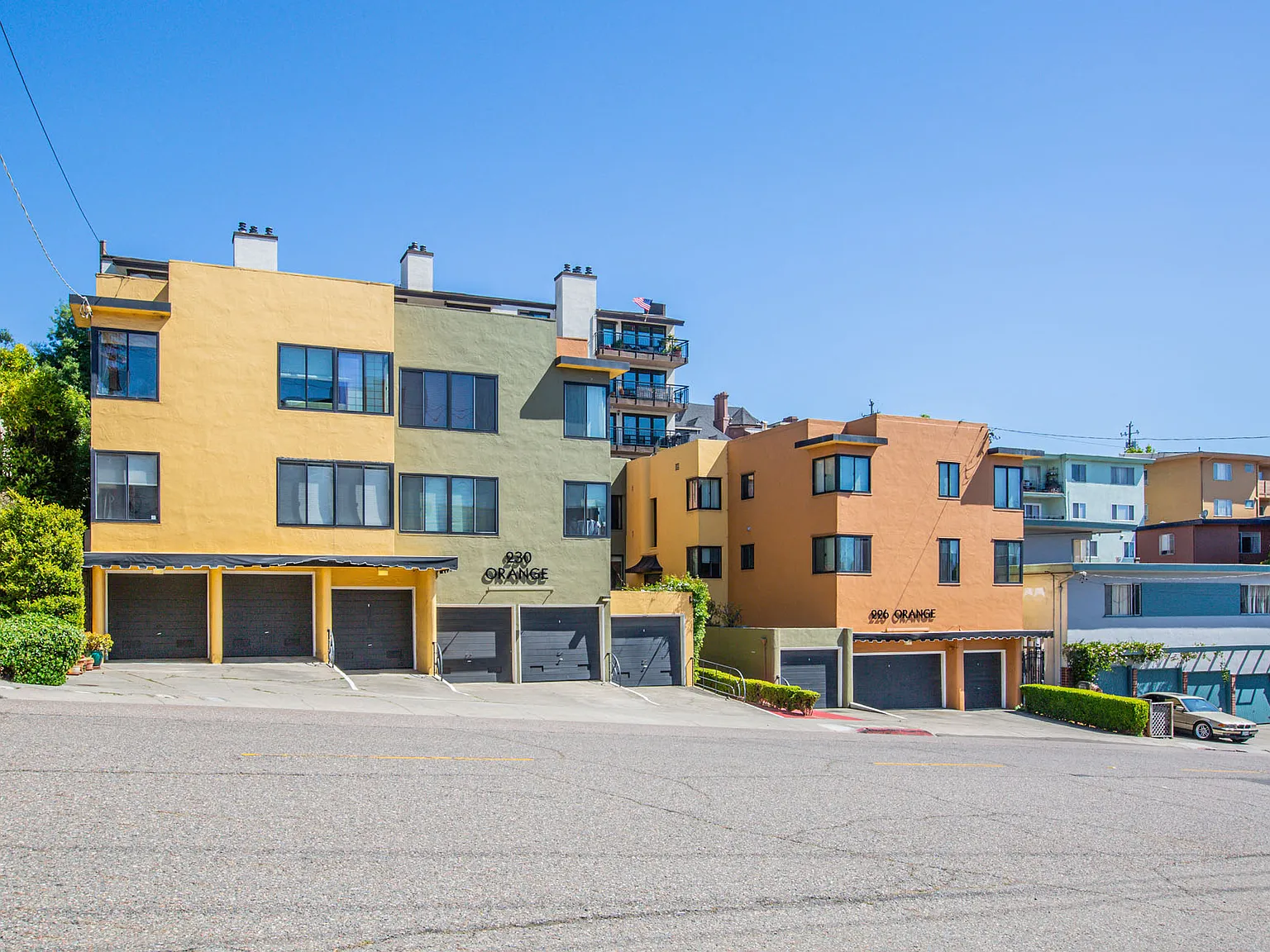 226 Orange — Photo 3