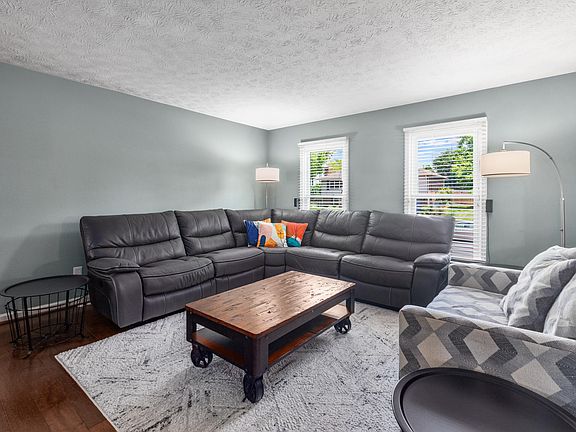 4th image of 3917 Forsythe Dr