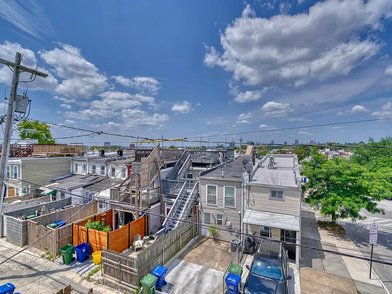 300 S Clinton St — Photo 46