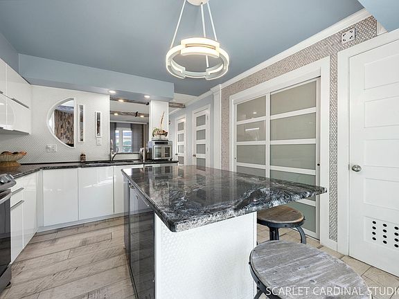 4th image of 424 Kensington Ct