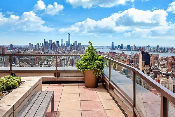 Sold by Halstead Real Estate | media 7