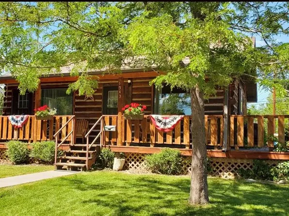 1343 Wyoming Ave, Cody, WY 82414