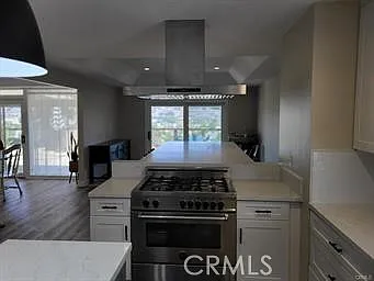 3 bed, 1724 sqft, $6,900 — Photo 3