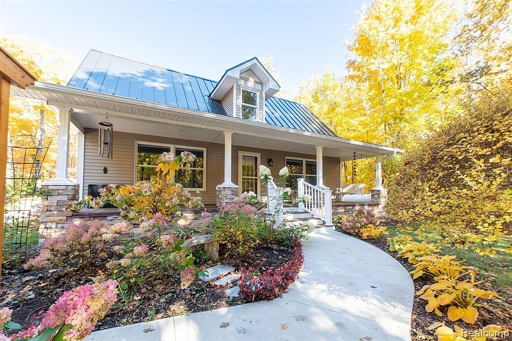 2952 Spruce St, Saint Ignace, MI 49781 Zillow