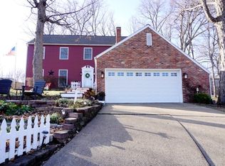 5055 E Timberwood Dr, Newburgh, IN 47630