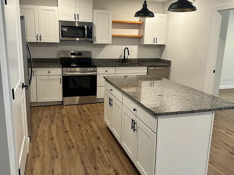 211 Main St #105 — Photo 2