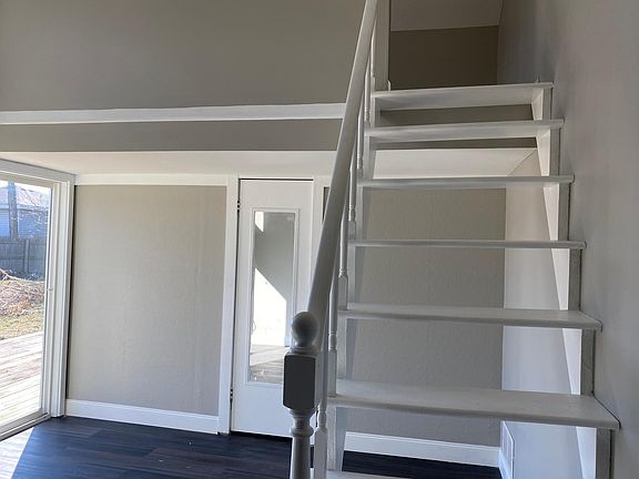 3rd image of 23909 W Norman Ave