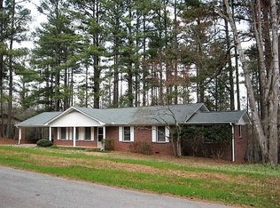 367 Mountain View Dr, Central, SC 29630