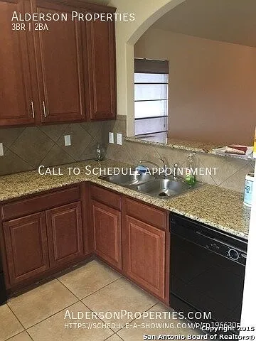 3 bed, 1301 sqft, $1,595 — Photo 2