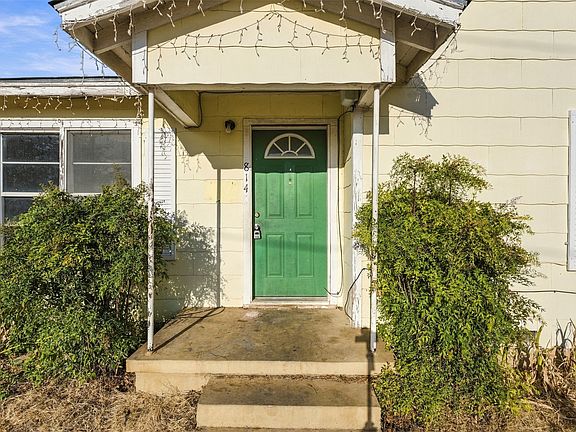 2nd image of 814 Pierce St