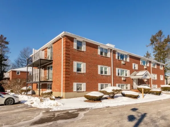 222 School St APT 4, Walpole, MA 02081