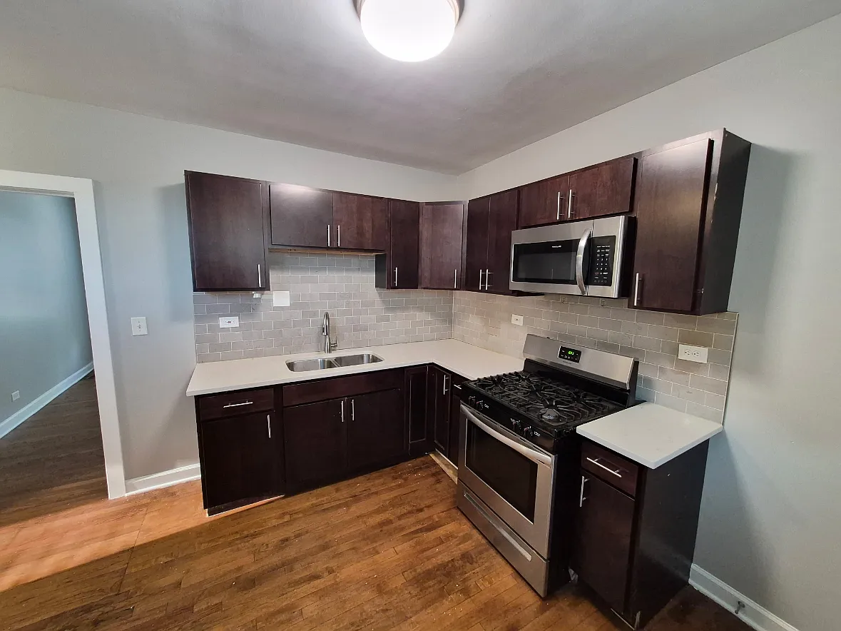 2 bed, $1,425 — Photo 3
