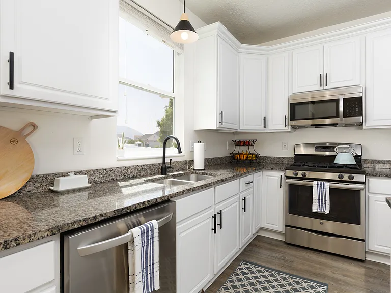 183 E Lake View Dr — Photo 18