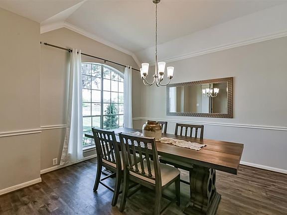 5th image of 1703 Garden Home Dr