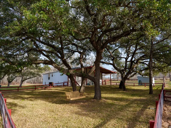 104 Longhorn, Stockdale, TX 78160