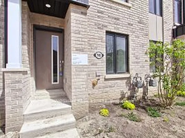 7 Case Ootes Dr, Toronto, ON M4A 0A9