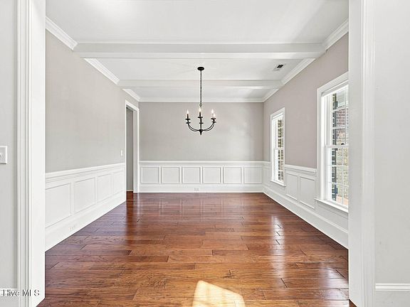 5th image of 410 Olde Towne Drive