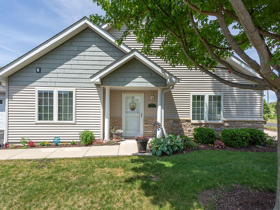 1st image of 2035 Somerset Ln Unit 2035