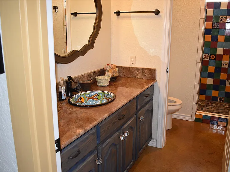 412 Pecan St — Photo 15