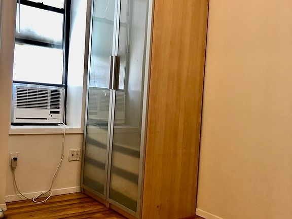 3rd image of 302 Mott St #22R