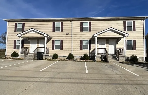 2 bed, 1.5 bath, 1100 sqft, $1,025 — Photo 1