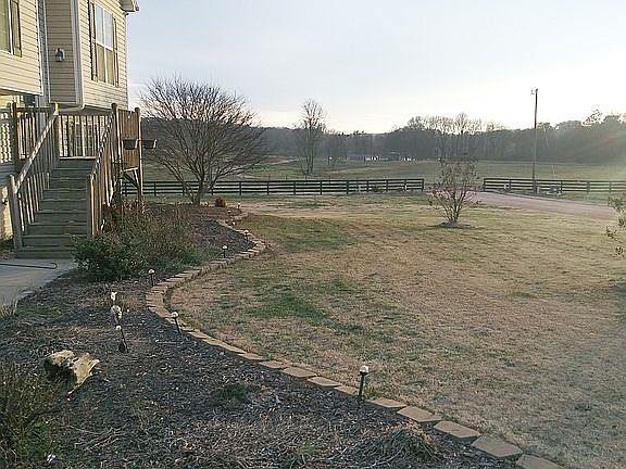 4th image of 285 Grant Dr
