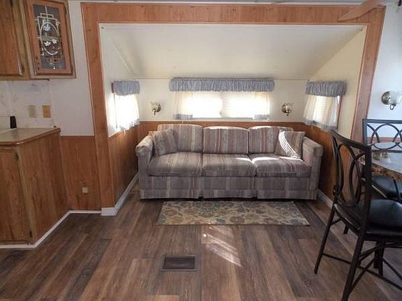 3rd image of 6815 State Road 60 E #377