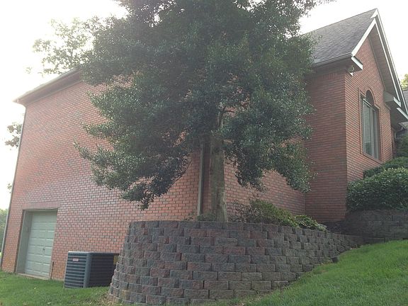 4th image of 352 Cayuga Dr