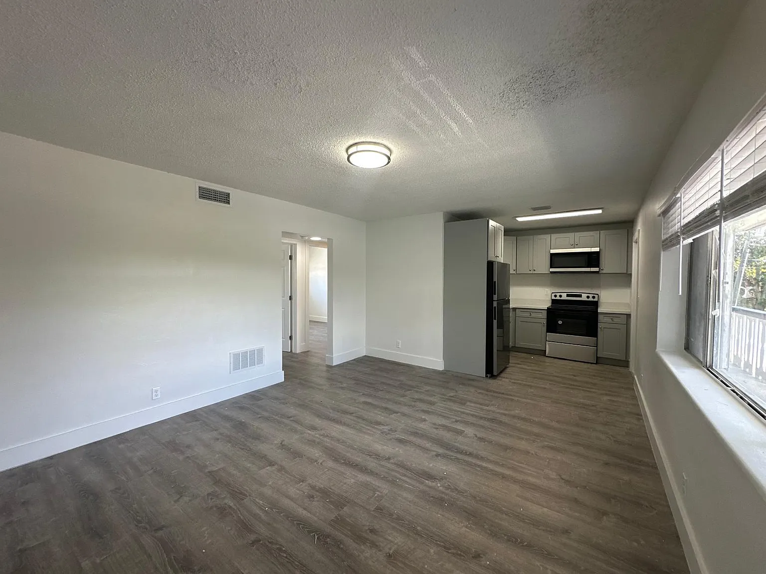 2401 NW 9th Ave — Photo 3