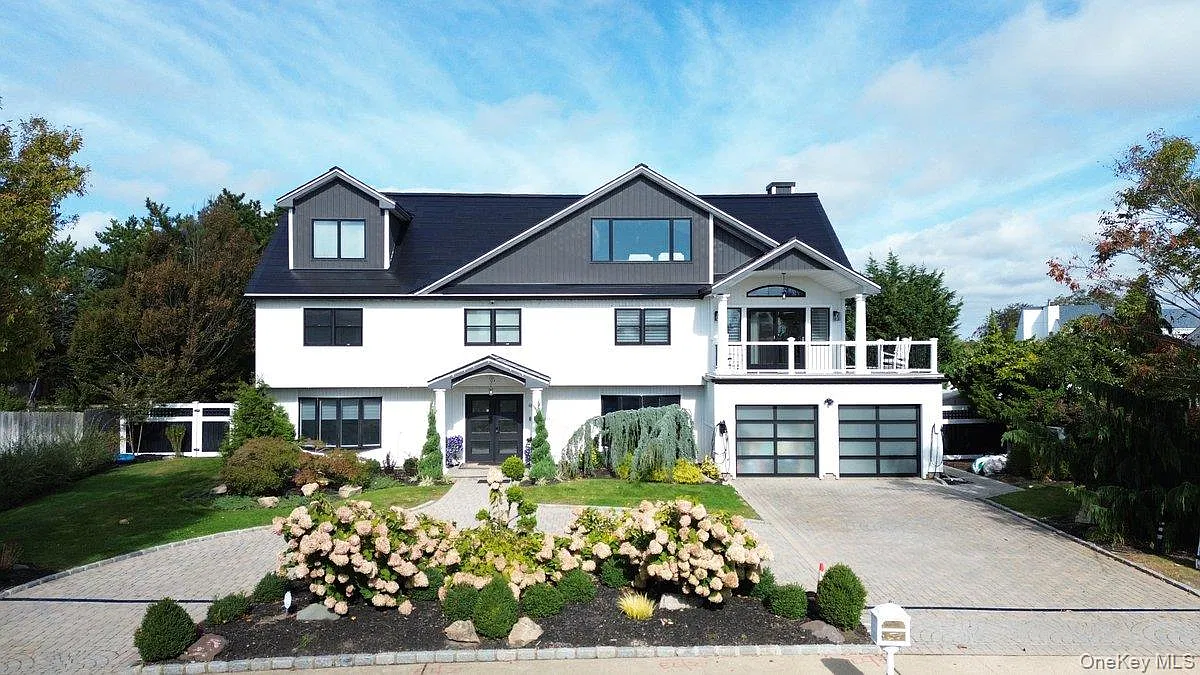 7 bed, 5.0 bath, 5800 sqft, $12,000 — Photo 1