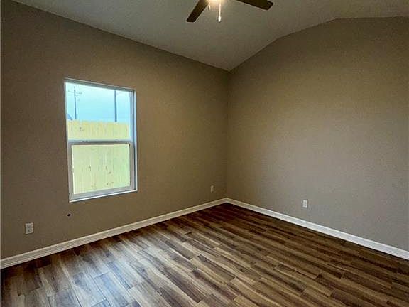 4th image of 509 Sparrow Rd #1