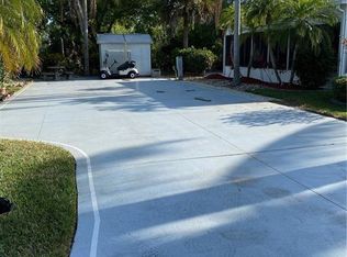 1682 Diamond Lake Cir, Naples, FL 34114