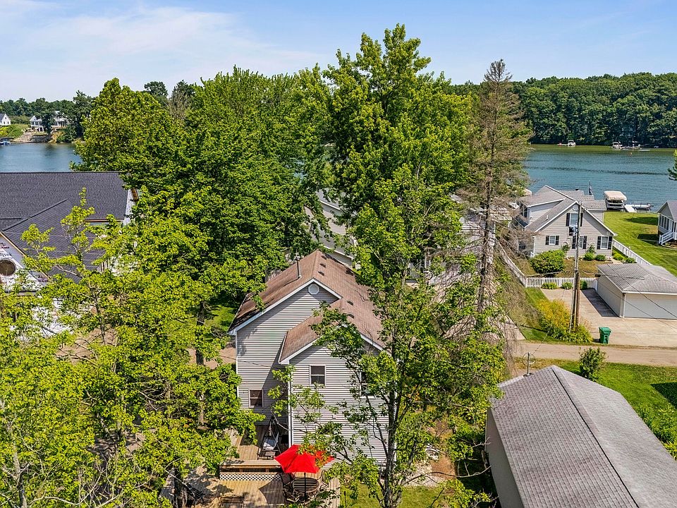 1st image of 62560 Gilmore Ave